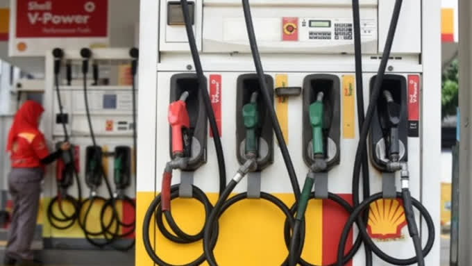 Foto: Berbeda dari Pertamina, Solar di SPBU Shell Justru Naik