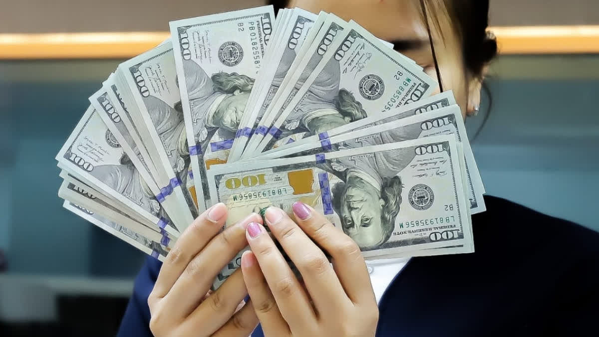 Foto: Dolar AS Kembali Perkasa, Yen Dekati 160