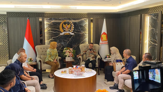 Foto: DPR Soroti Gaji 31.000 Karyawan Pos Indonesia
