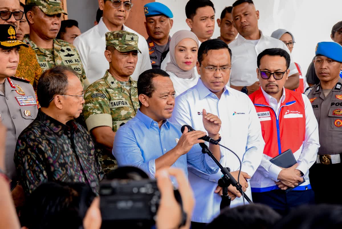 Foto: ESDM Akui Distribusi BBM ke Luar Jawa Masih Tersendat