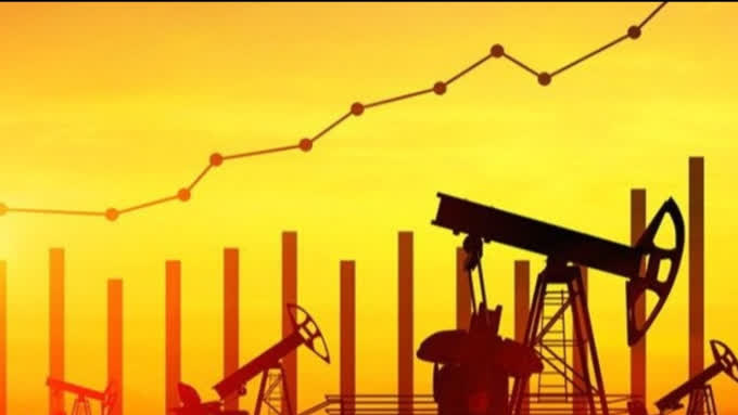 Foto: Harga Minyak Berpeluang Tembus US$83 di Tengah Ketegangan Hormuz