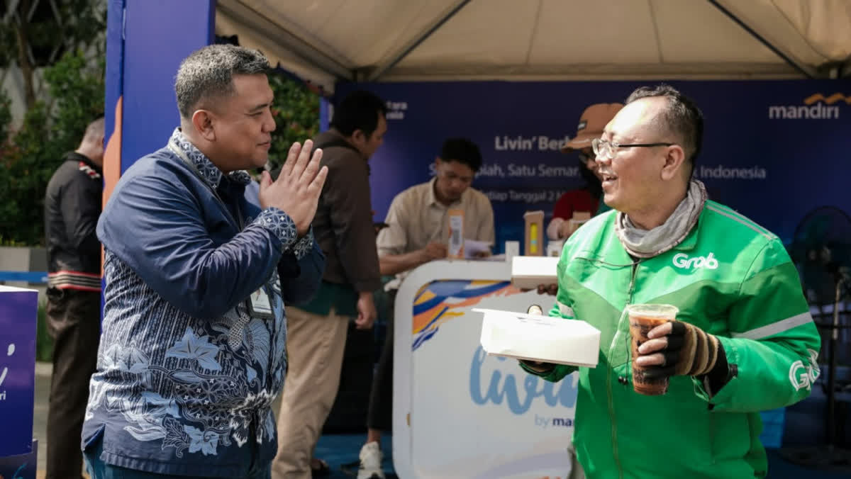Foto: HUT ke-28 Bank Mandiri, 3.360 Paket Dibagi ke Pekerja Rentan