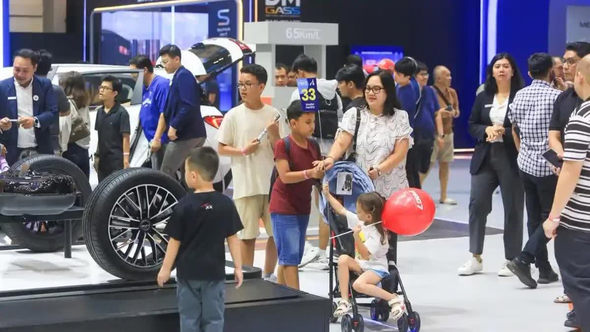 Foto: Pengunjung GIIAS Surabaya 2026 Rekor, Naik 40 Persen