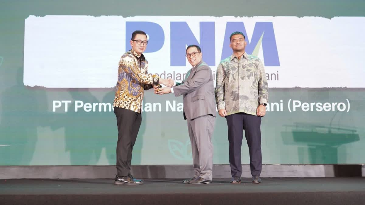 Foto: PNM Raih Penghargaan ESG Lewat Program Olah Sampah Nasabah
