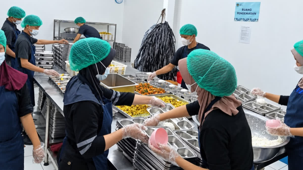 Foto: Program MBG Serap 100 Ribu Pekerja di Bogor