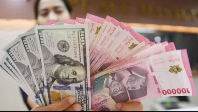 Foto: Rupiah Menguat ke Rp17.748, Kuota BBM Subsidi Dipangkas 58,5%