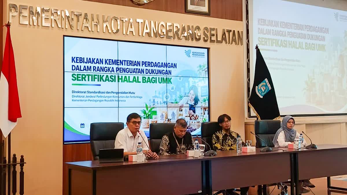 Foto: Sertifikasi Halal UMK Wajib Mulai 18 Oktober