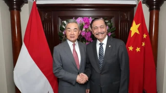 Foto: Temui Wang Yi, Luhut Buka Kerja Sama ke Industri Baru
