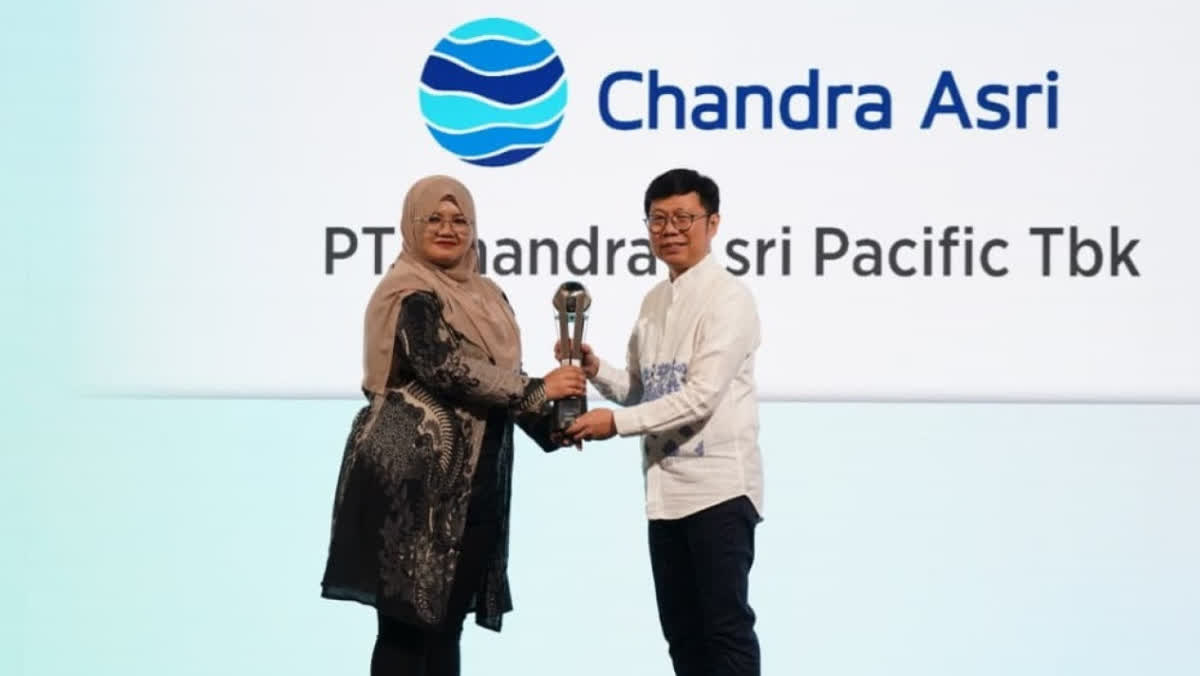 Foto: TPIA dan BREN Raih KESGI Awards 2026 dari Katadata